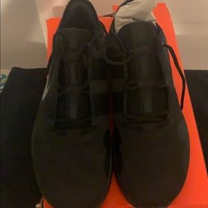 Men’s Nike varsity compete size 13